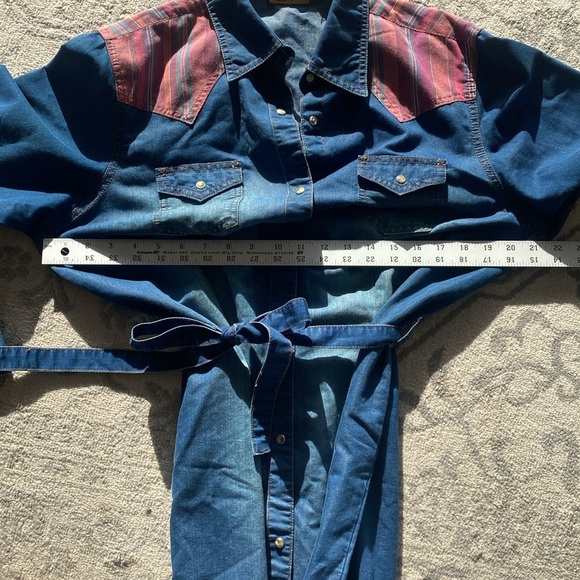 Wrangler Women’s Rodeo Denim Medium Western Cowgirl Belted Dress Blue Preowned - Picture 4 of 11